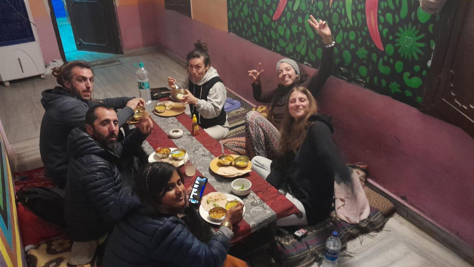 Hostel Monalisa بوشكار المظهر الخارجي الصورة