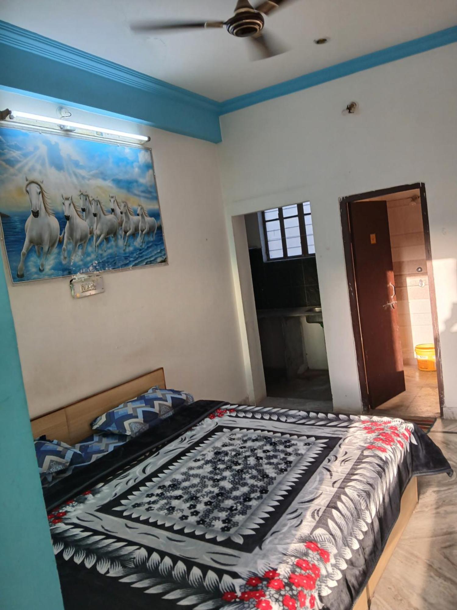 Hostel Monalisa بوشكار الغرفة الصورة